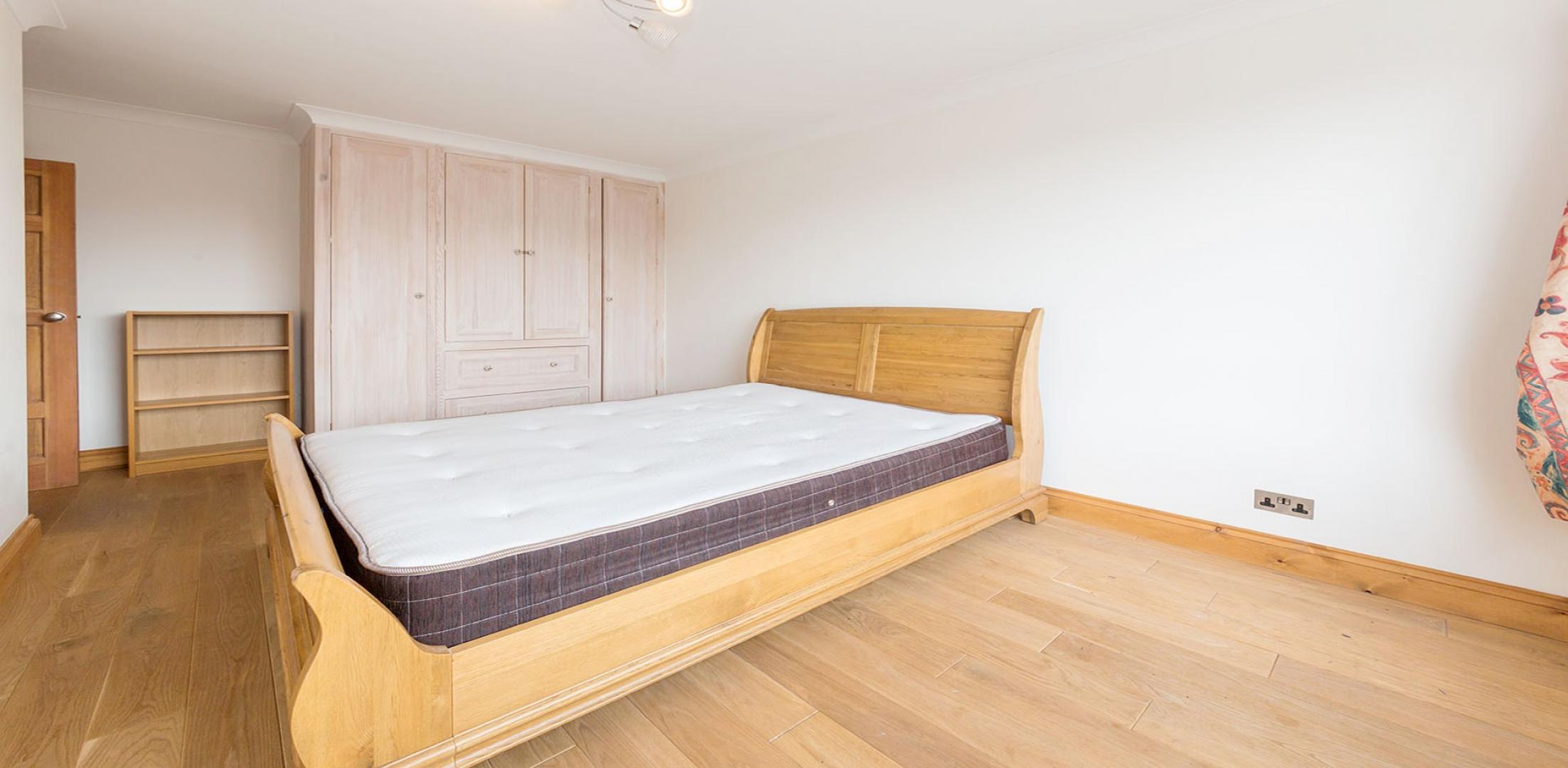 			4 Bedroom, 2 bath, 1 reception Apartment			 Fairfax Rd, SWISS COTTAGE